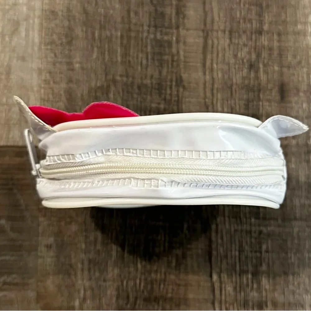 💞 Small White Sanrio Hello Kitty Zippered Bag